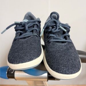 Sneakers made of fine merino wool